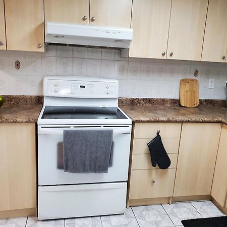 Home Stay Near The Airport Mississauga Ngoại thất bức ảnh